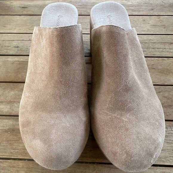 Chocolat Blu Ginette Tan Suede Clogs 8 - Picture 2 of 8